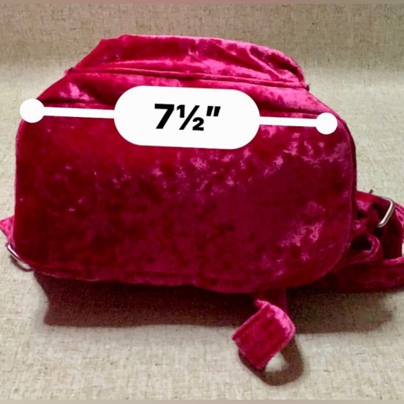 🎀Fuchsia backpack,velvet fabric. It is used, its condition is excellent.🎀#FORP - Picture 13 of 17